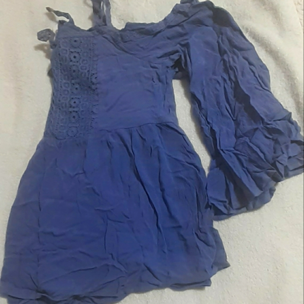 ❤ 3/$40 Brand new Rue 21 Cold shoulder top